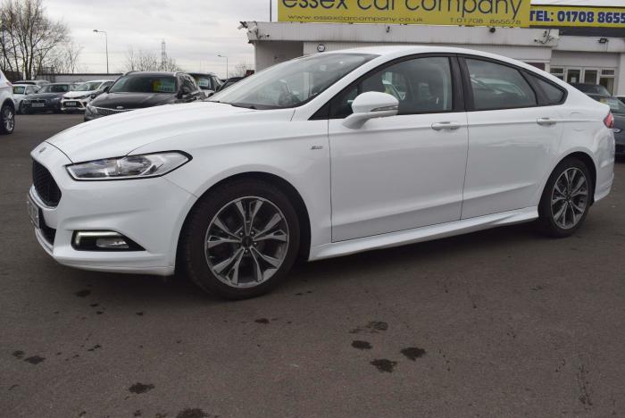 Ford Mondeo 2.0 TDCi ST-Line (s/s) 5dr Hatchback Diesel White