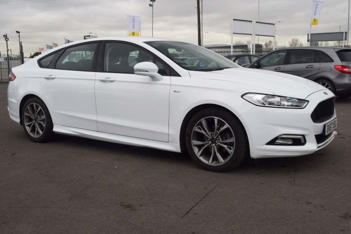 Ford Mondeo 2.0 TDCi ST-Line (s/s) 5dr Hatchback Diesel White