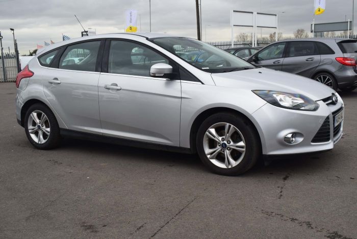 Ford Focus 1.0 EcoBoost Zetec (s/s) 5dr Hatchback Petrol Silver