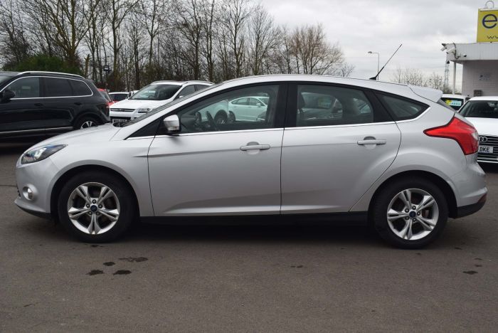 Ford Focus 1.0 EcoBoost Zetec (s/s) 5dr Hatchback Petrol Silver