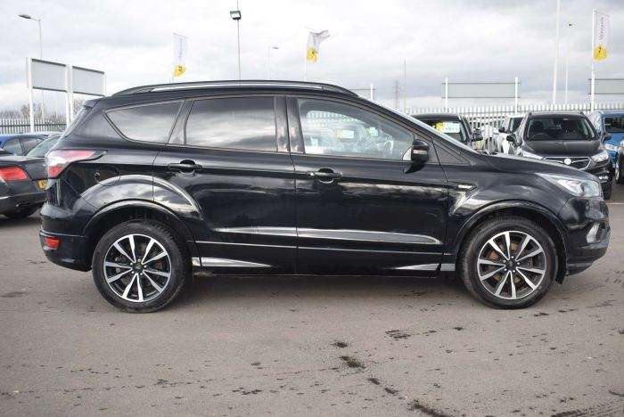 Ford Kuga 1.5T EcoBoost ST-Line (s/s) 5dr SUV Petrol Black