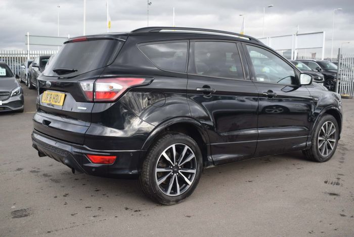 Ford Kuga 1.5T EcoBoost ST-Line (s/s) 5dr SUV Petrol Black