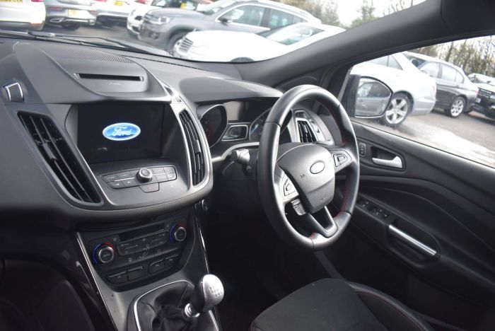 Ford Kuga 1.5T EcoBoost ST-Line (s/s) 5dr SUV Petrol Black