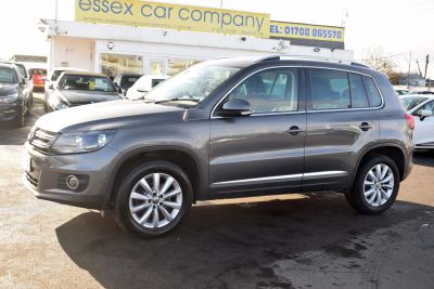 Volkswagen Tiguan 2.0 TDI BlueMotion Tech Match DSG 4MOTION (s/s) 5dr Auto SUV Diesel GreyVolkswagen Tiguan 2.0 TDI BlueMotion Tech Match DSG 4MOTION (s/s) 5dr Auto SUV Diesel Grey at Motor Finance 4u Tunbridge Wells