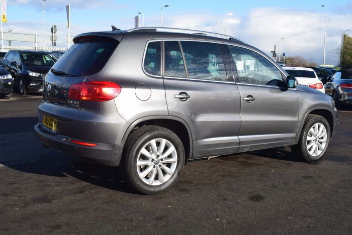 Volkswagen Tiguan 2.0 TDI BlueMotion Tech Match DSG 4MOTION (s/s) 5dr Auto SUV Diesel Grey