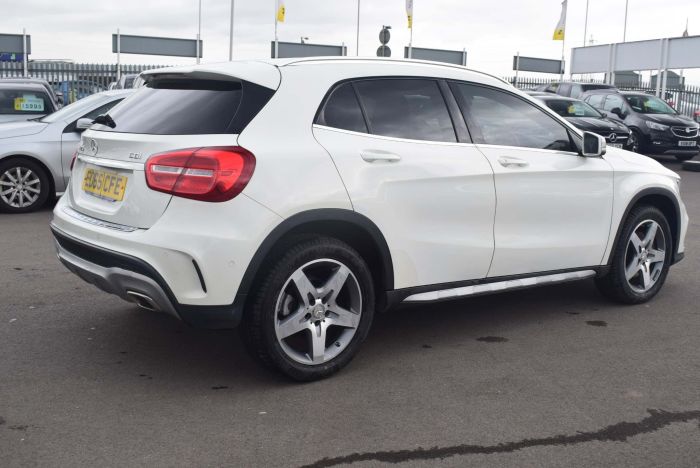 Mercedes-Benz GLA Class 2.1 GLA220 CDI AMG Line (Premium) 4MATIC 5dr Auto SUV Diesel White