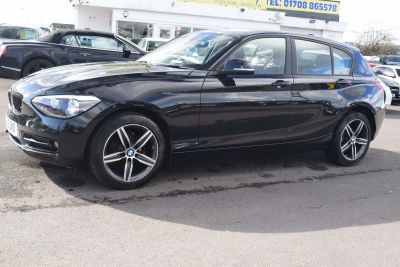 BMW 1 Series 2.0 116d Sport Sports Hatch (s/s) 5dr Hatchback Diesel BlackBMW 1 Series 2.0 116d Sport Sports Hatch (s/s) 5dr Hatchback Diesel Black at Motor Finance 4u Tunbridge Wells