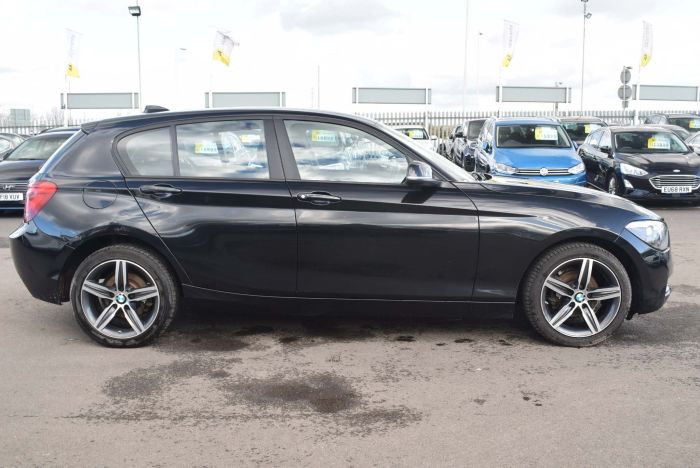 BMW 1 Series 2.0 116d Sport Sports Hatch (s/s) 5dr Hatchback Diesel Black