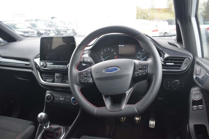 Ford Fiesta 1.0T EcoBoost ST-Line (s/s) 5dr Hatchback Petrol White