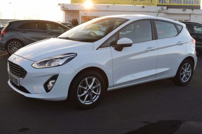 Ford Fiesta 1.5 TDCi Zetec (s/s) 5dr Hatchback Diesel WhiteFord Fiesta 1.5 TDCi Zetec (s/s) 5dr Hatchback Diesel White at Motor Finance 4u Tunbridge Wells