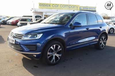 Volkswagen Touareg 3.0 TDI V6 BlueMotion Tech R-Line Tiptronic 4WD (s/s) 5dr SUV Diesel BlueVolkswagen Touareg 3.0 TDI V6 BlueMotion Tech R-Line Tiptronic 4WD (s/s) 5dr SUV Diesel Blue at Motor Finance 4u Tunbridge Wells