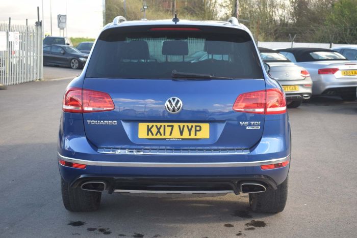 Volkswagen Touareg 3.0 TDI V6 BlueMotion Tech R-Line Tiptronic 4WD (s/s) 5dr SUV Diesel Blue