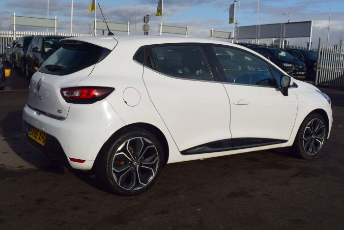 Renault Clio 1.5 dCi Dynamique S Nav EDC (s/s) 5dr Auto Hatchback Diesel White