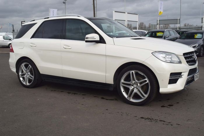 Mercedes-Benz M Class 3.0 ML350 CDI BlueTEC AMG Sport 7G-Tronic Plus 5dr Auto SUV Diesel White