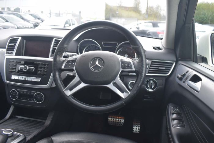 Mercedes-Benz M Class 3.0 ML350 CDI BlueTEC AMG Sport 7G-Tronic Plus 5dr Auto SUV Diesel White