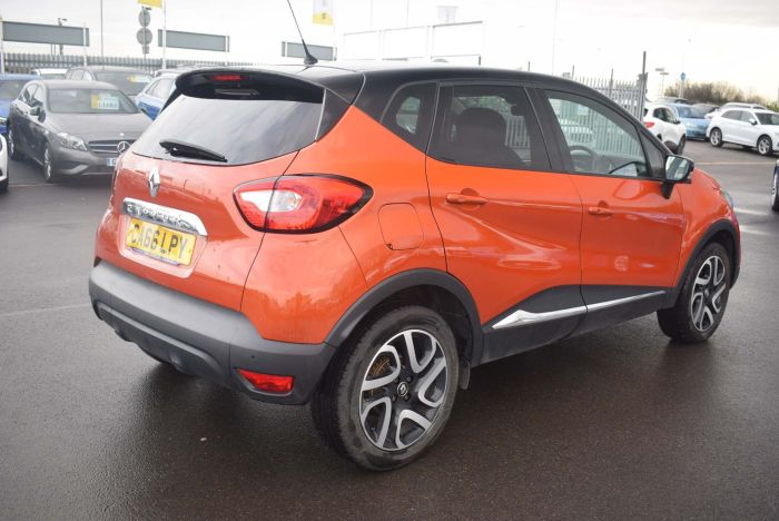 Renault Captur 0.9 TCe ENERGY Dynamique S Nav (s/s) 5dr SUV Petrol Orange