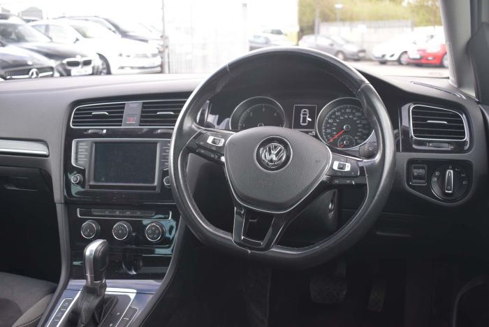 Volkswagen Golf 1.6 TDI BlueMotion Tech GT Edition DSG (s/s) 5dr Auto Hatchback Diesel White