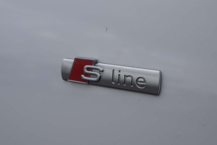 Audi A4 2.0 TFSI S line S Tronic (s/s) 4dr Auto Saloon Petrol White
