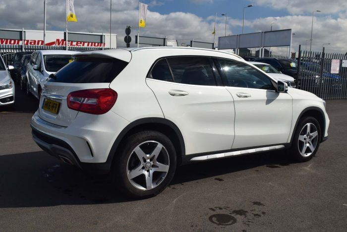 Mercedes-Benz GLA Class 2.1 GLA200 AMG Line 7G-DCT (s/s) 5dr Auto SUV Diesel White