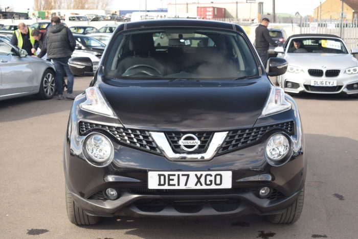 Nissan Juke 1.2 DIG-T Acenta (s/s) 5dr SUV Petrol Black