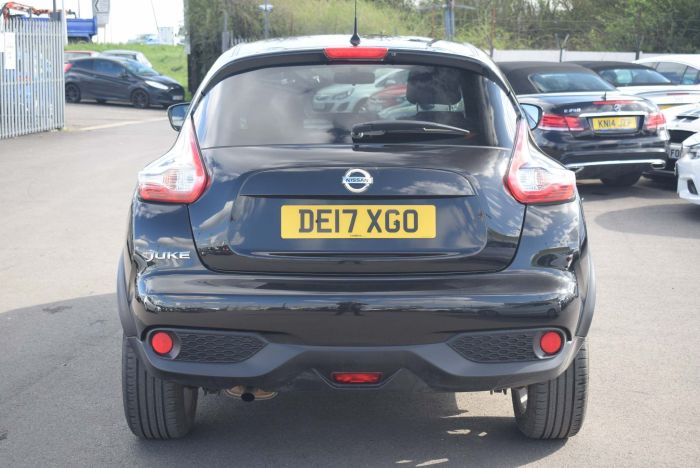 Nissan Juke 1.2 DIG-T Acenta (s/s) 5dr SUV Petrol Black