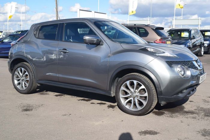 Nissan Juke 1.2 DIG-T Tekna (s/s) 5dr SUV Petrol Grey