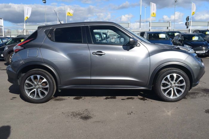 Nissan Juke 1.2 DIG-T Tekna (s/s) 5dr SUV Petrol Grey