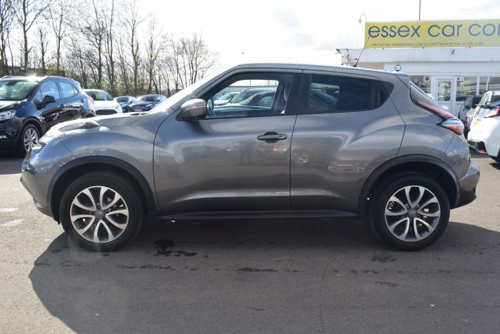 Nissan Juke 1.2 DIG-T Tekna (s/s) 5dr SUV Petrol Grey