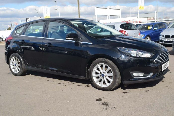 Ford Focus 1.0T EcoBoost Titanium Auto (s/s) 5dr Hatchback Petrol Black