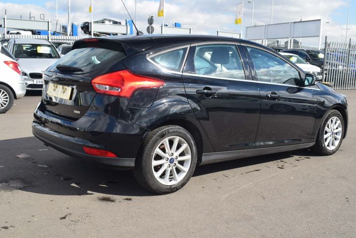 Ford Focus 1.0T EcoBoost Titanium Auto (s/s) 5dr Hatchback Petrol Black