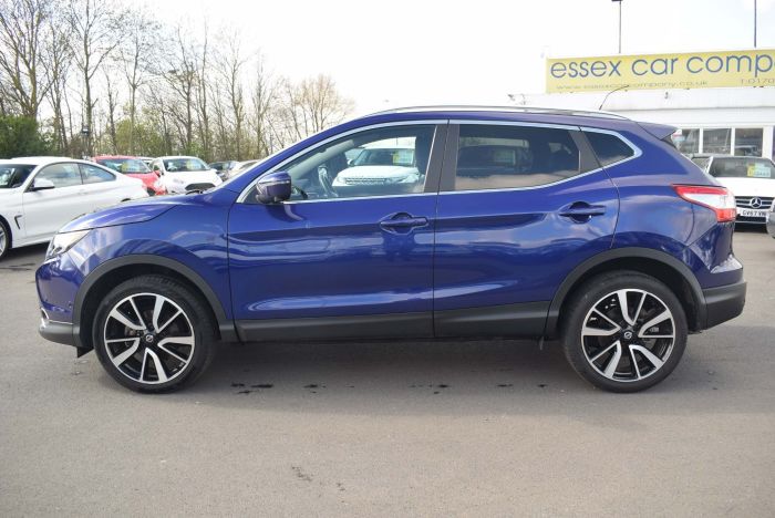 Nissan Qashqai 1.2 DIG-T Tekna 5dr SUV Petrol Blue