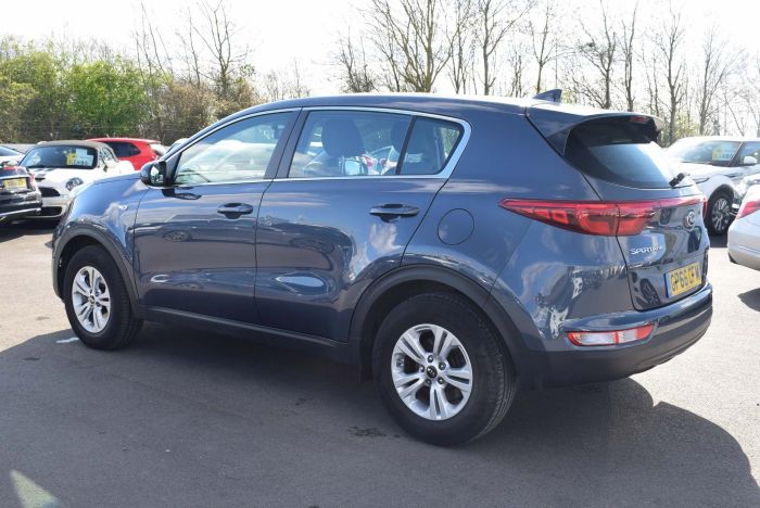 Kia Sportage 1.7 CRDi 1 (s/s) 5dr SUV Diesel Blue