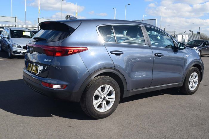 Kia Sportage 1.7 CRDi 1 (s/s) 5dr SUV Diesel Blue