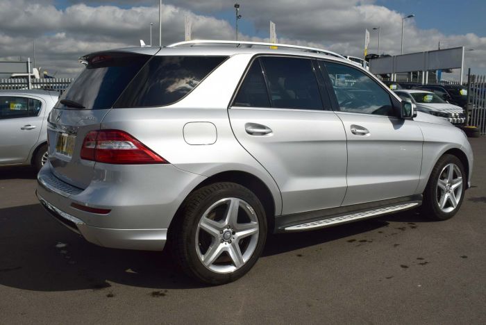 Mercedes-Benz M Class 2.1 ML250 CDI BlueTEC AMG Line (Premium) 7G-Tronic Plus 4x4 5dr Auto SUV Diesel Silver