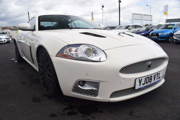 Jaguar Xkr 4.2 2dr Auto Coupe Petrol White