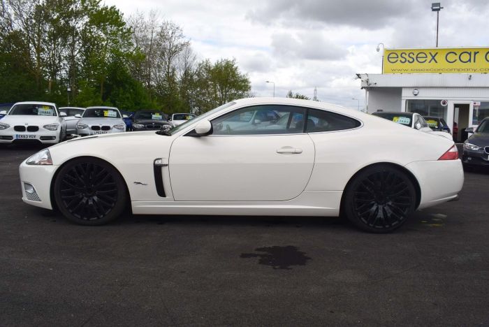 Jaguar Xkr 4.2 2dr Auto Coupe Petrol White