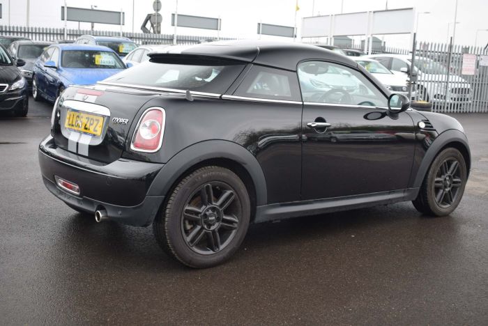 Mini Coupe 1.6 Cooper 2dr Coupe Petrol Black