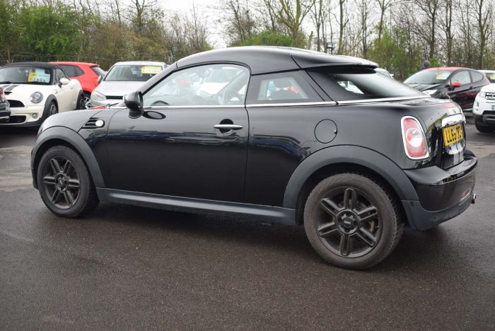 Mini Coupe 1.6 Cooper 2dr Coupe Petrol Black