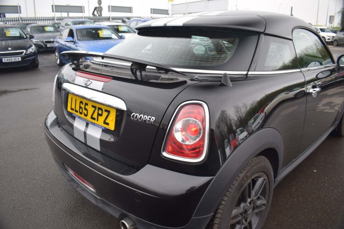 Mini Coupe 1.6 Cooper 2dr Coupe Petrol Black