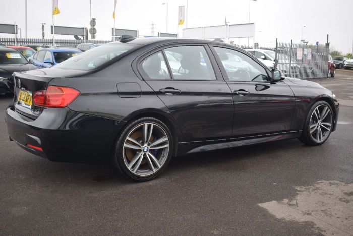 BMW 3 Series 2.0 318d M Sport (s/s) 4dr Saloon Diesel Black