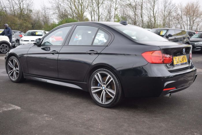 BMW 3 Series 2.0 318d M Sport (s/s) 4dr Saloon Diesel Black