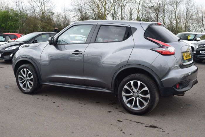 Nissan Juke 1.2 DIG-T Tekna (s/s) 5dr SUV Petrol Grey