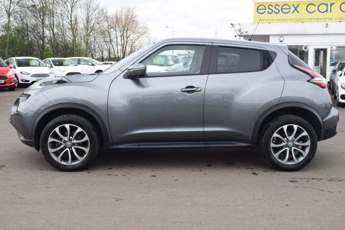 Nissan Juke 1.2 DIG-T Tekna (s/s) 5dr SUV Petrol Grey