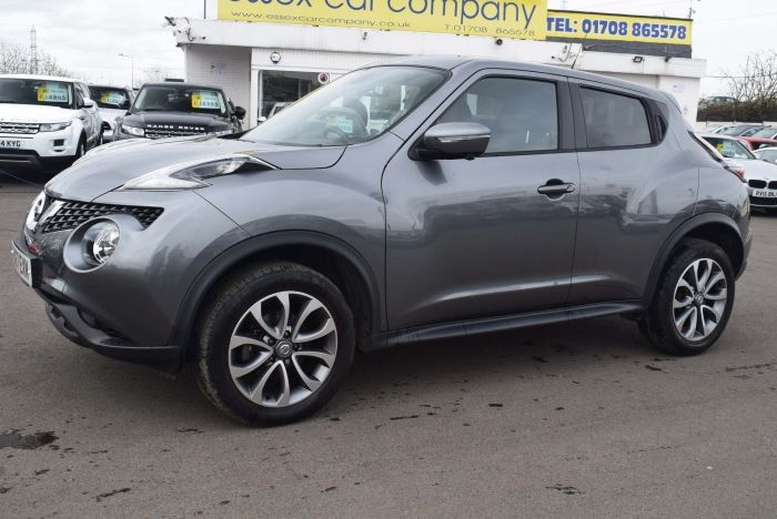 Nissan Juke 1.2 DIG-T Tekna (s/s) 5dr SUV Petrol Grey