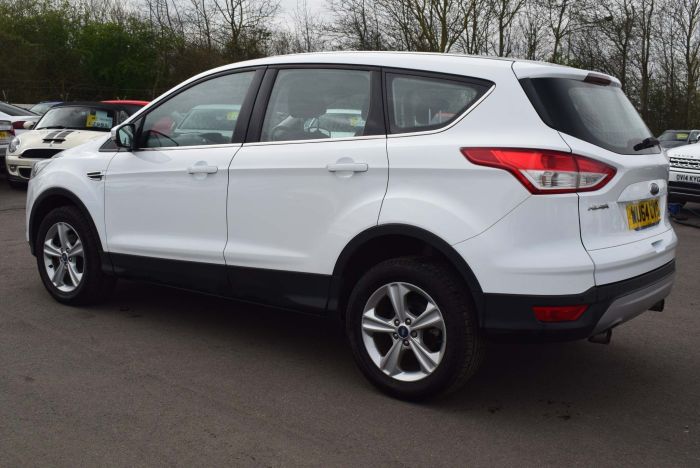 Ford Kuga 1.6 EcoBoost Zetec (s/s) 5dr SUV Petrol White