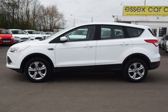 Ford Kuga 1.6 EcoBoost Zetec (s/s) 5dr SUV Petrol White