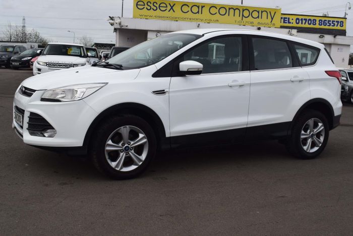 Ford Kuga 1.6 EcoBoost Zetec (s/s) 5dr SUV Petrol White