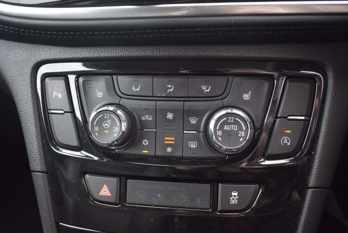 Vauxhall Mokka X 1.4i Turbo ecoTEC Elite Nav (s/s) 5dr SUV Petrol White