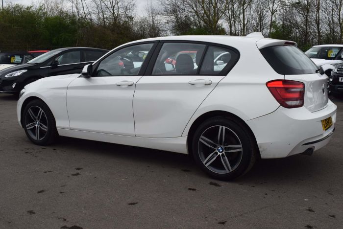 BMW 1 Series 2.0 116d Sport Sports Hatch (s/s) 5dr Hatchback Diesel White