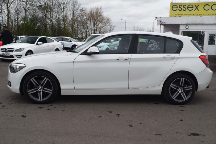 BMW 1 Series 2.0 116d Sport Sports Hatch (s/s) 5dr Hatchback Diesel White